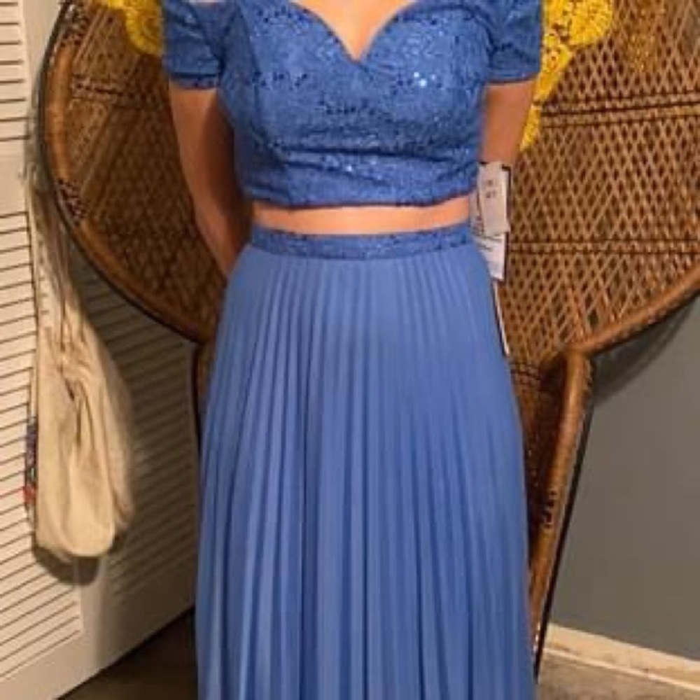 B Darlin 2 piece Periwinkle size 1/2 formal dress new with tags